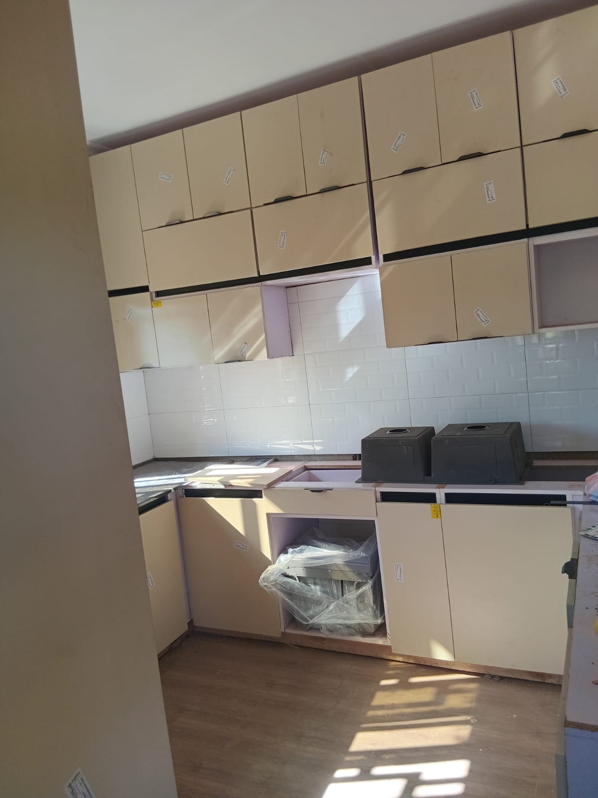 Chic Kitchen Cabinet design
